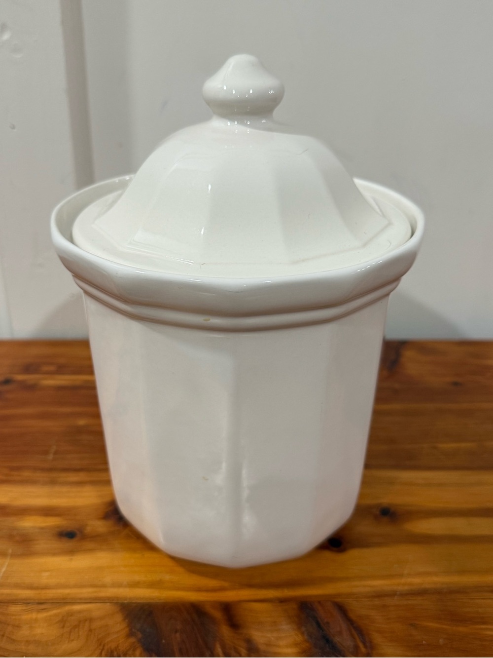 Vintage Pfaltzgraff Heritage White Stoneware Medium 9" Canister Farmhouse Style